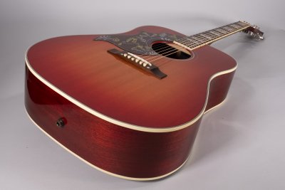 GIBSON HUMMINGBIRD LEFT CHERRY USATA