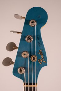 Fender Shop Limited Edition '66 Jazz Bass Journeyman Relic Aged Ocean Turquoise