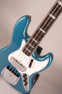 Fender Shop Limited Edition '66 Jazz Bass Journeyman Relic Aged Ocean Turquoise