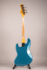 Fender Shop Limited Edition '66 Jazz Bass Journeyman Relic Aged Ocean Turquoise