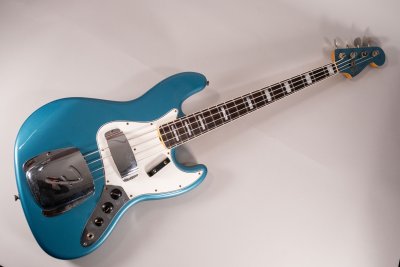 Fender Shop Limited Edition '66 Jazz Bass Journeyman Relic Aged Ocean Turquoise