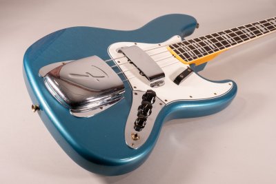 Fender Shop Limited Edition '66 Jazz Bass Journeyman Relic Aged Ocean Turquoise