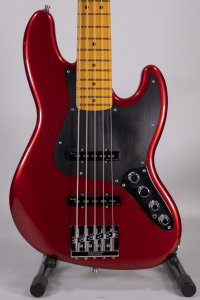 Fender Jazz Ultra II red 5 c Usato