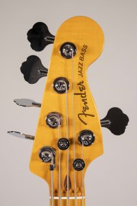 Fender Jazz Ultra II red 5 c Usato