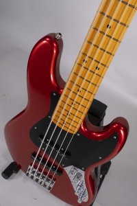 Fender Jazz Ultra II red 5 c Usato