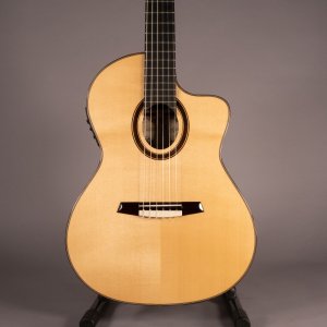 Salvador Cortez Cs245 Chitarra Classica 4/4 Narrow Elettrificata