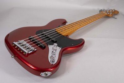 Fender Jazz Ultra II red 5 c Usato
