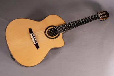 Salvador Cortez Cs245 Chitarra Classica 4/4 Narrow Elettrificata