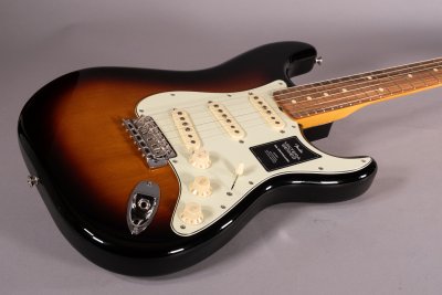 Fender Vintera 60S Stratocaster Pau Ferro 3 Color Sunburst