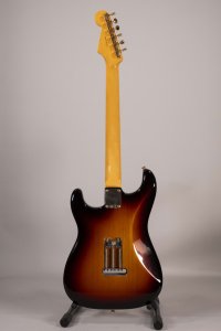 Fender Strato Stevie Ray V. Usato