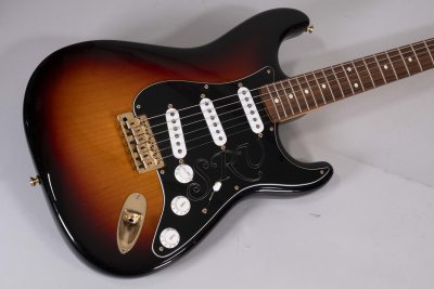 Fender Strato Stevie Ray V. Usato