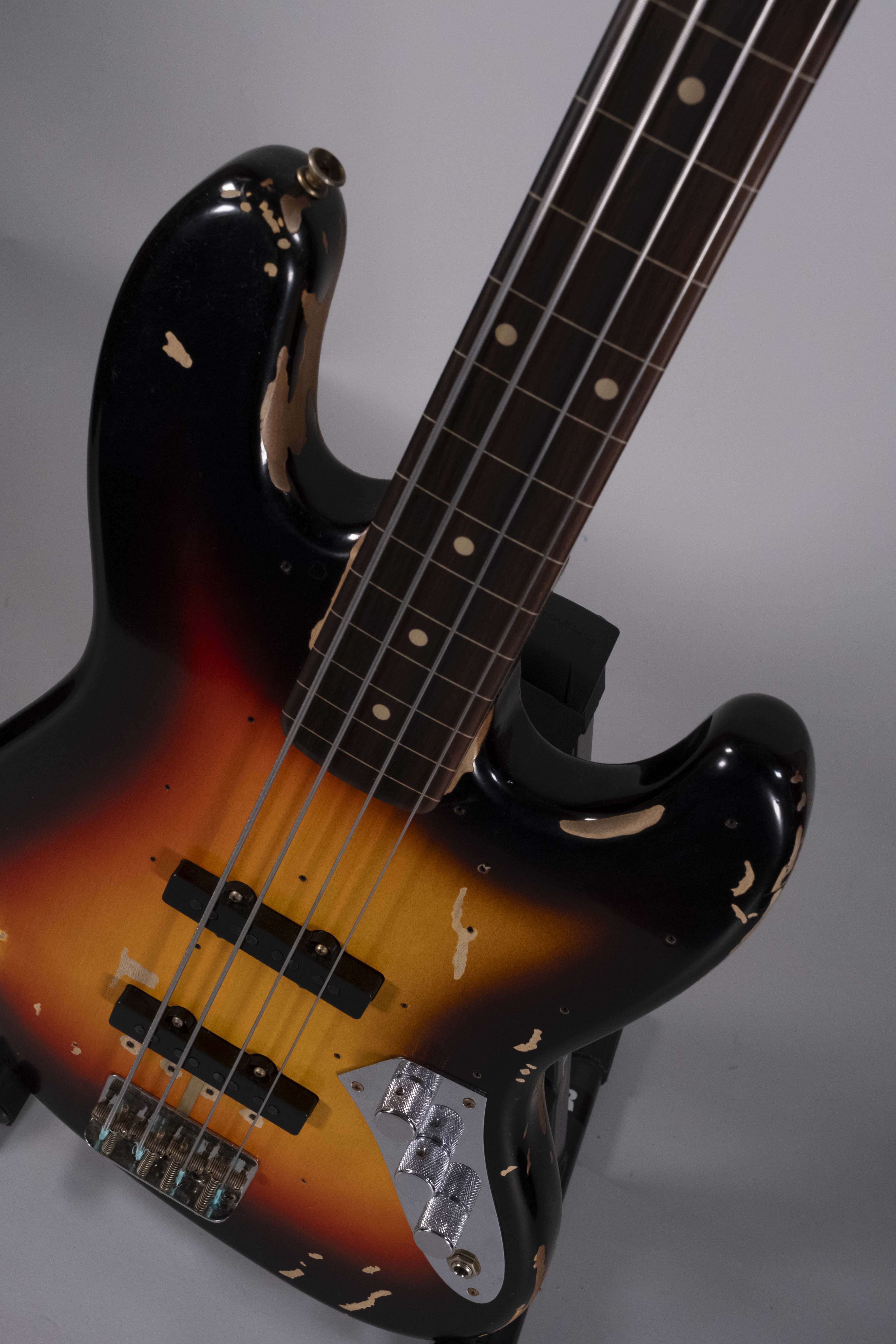Fender Jaco Pastorius Tribute Fretless Jazz Bass Rosewood 3 Color Sunburst