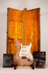Fender Stratocaster LTD Red Hot Relic shell-p. usata