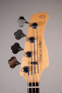 MARCUS MILLER V7 FRETLESS USATO