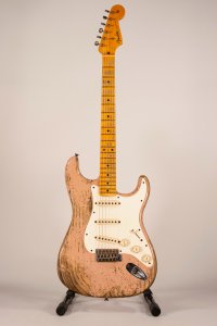 Fender Stratocaster LTD Red Hot Relic shell-p. usata