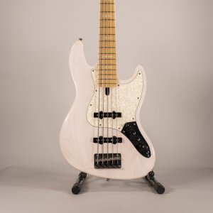 MARCUS MILLER V7 USATO