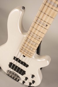 Lakland Skyline 5502 Custom White Pearl