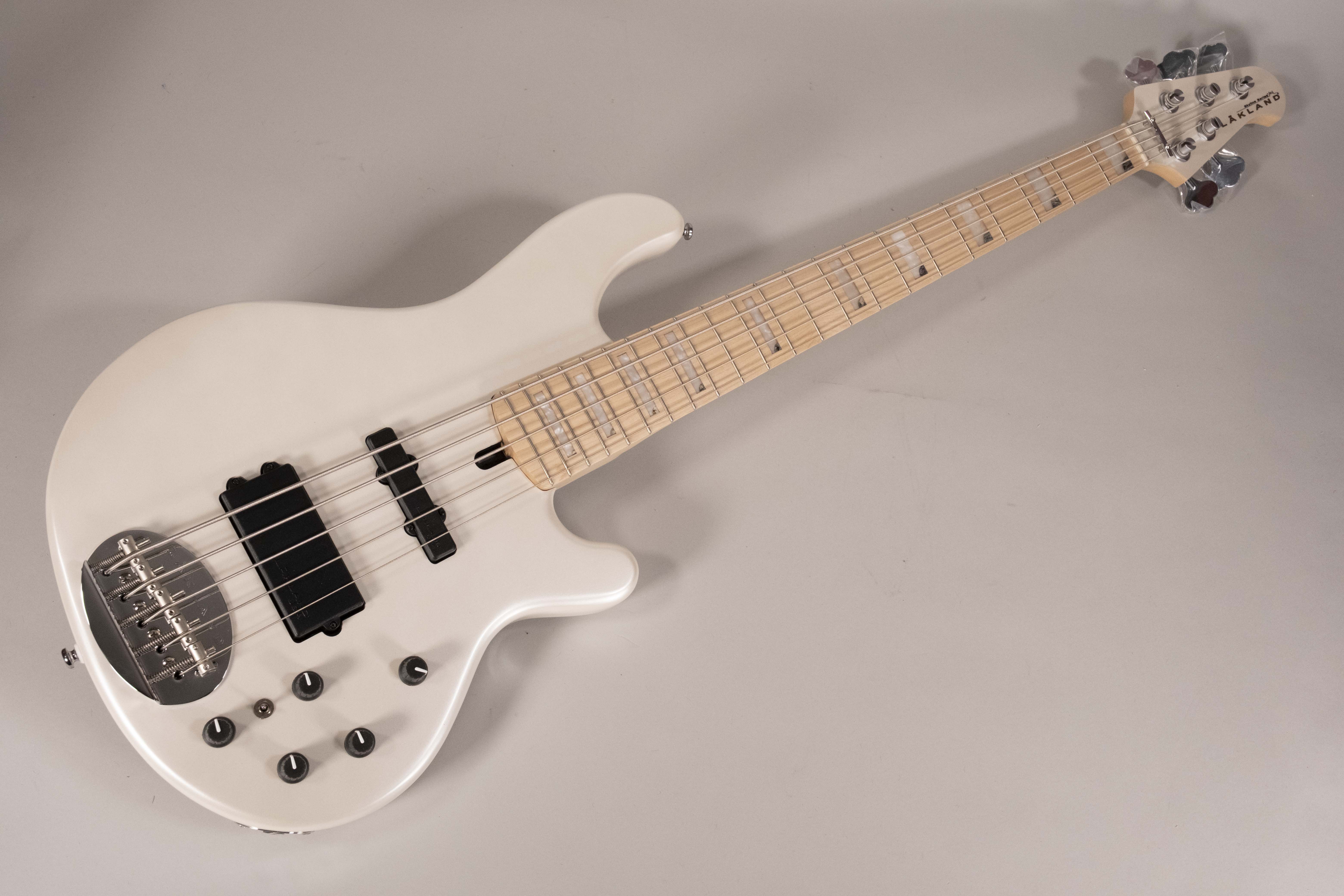 Lakland Skyline 5502 Custom White Pearl