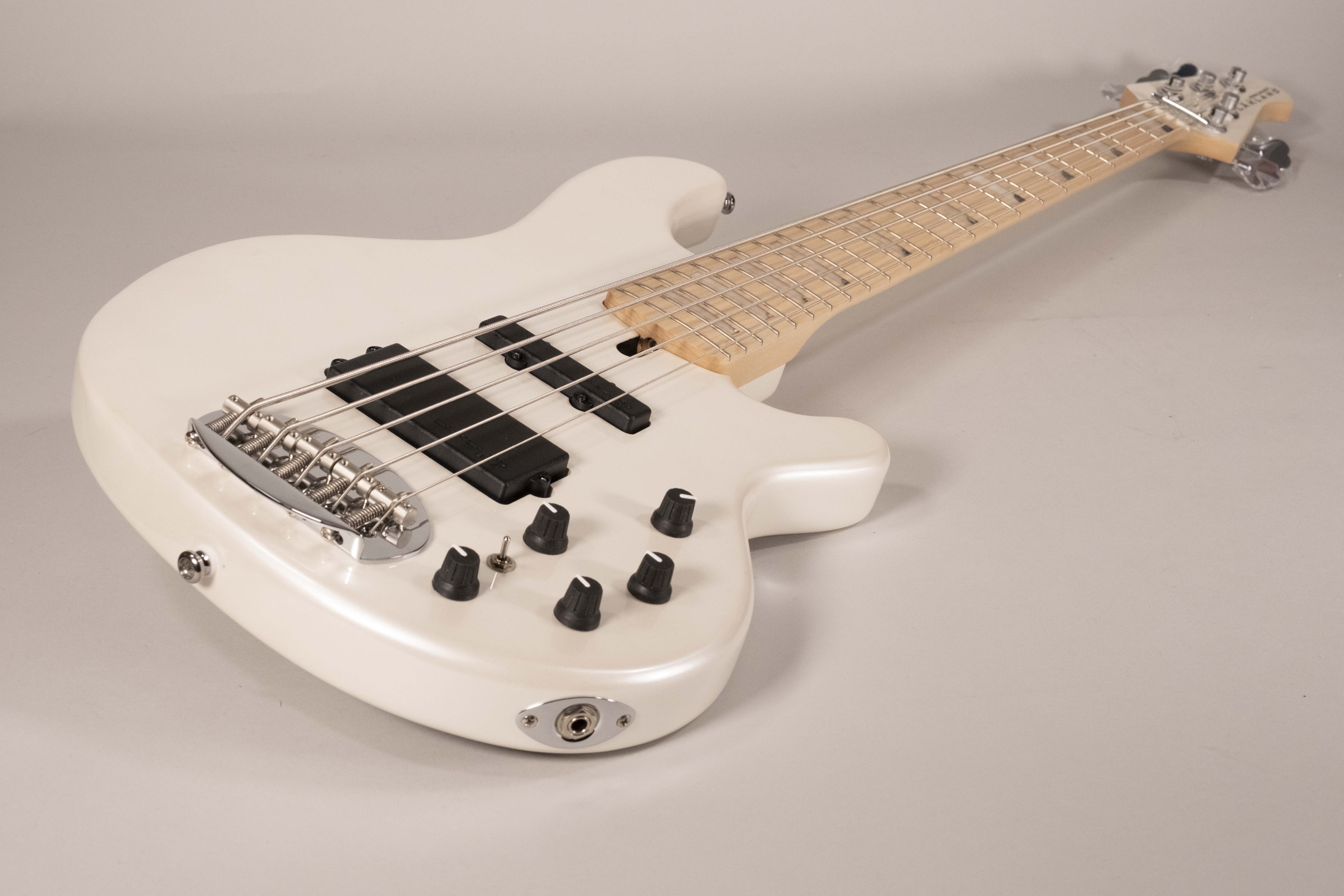 Lakland Skyline 5502 Custom White Pearl
