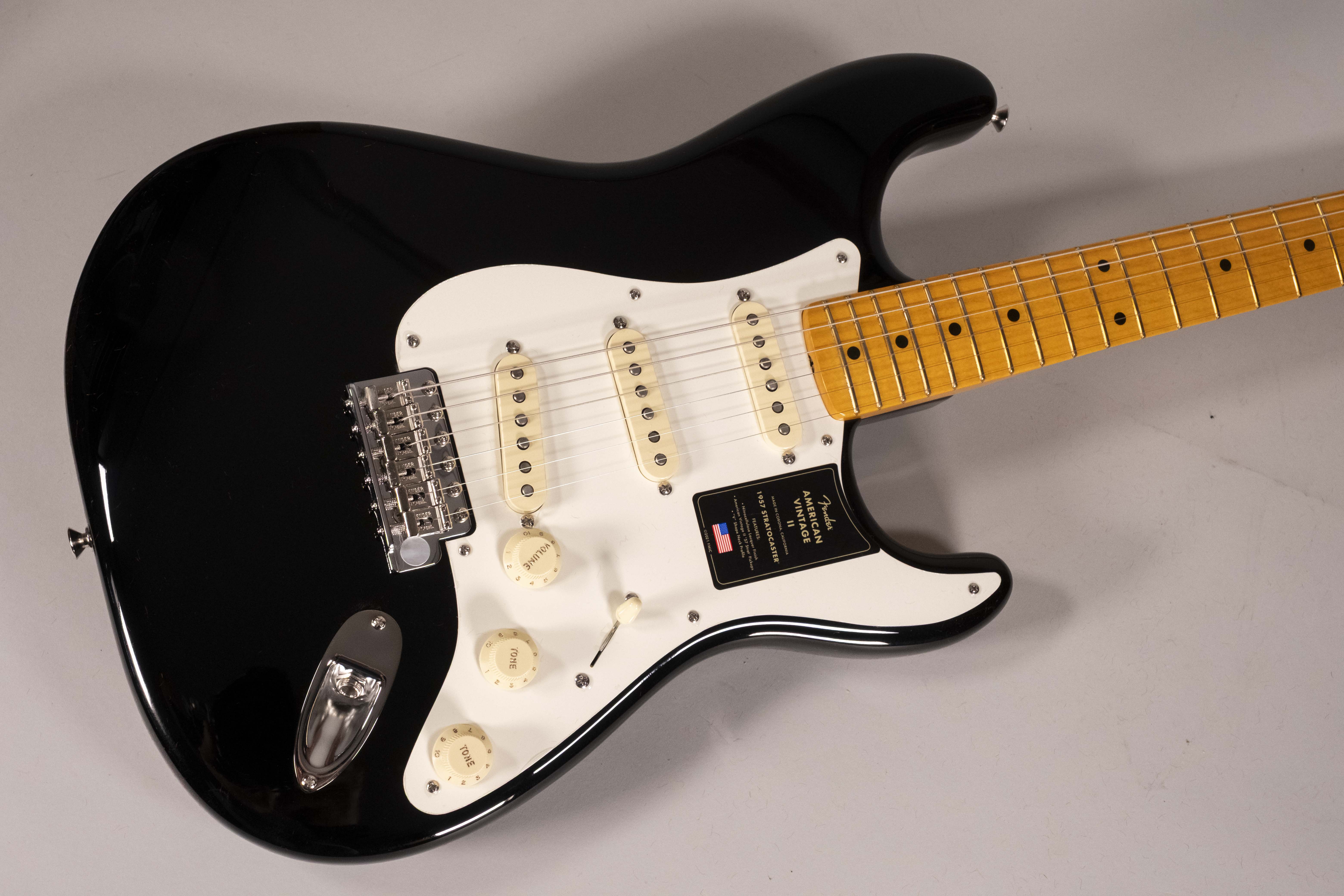Fender American Vintage II 1957 Stratocaster Maple Black