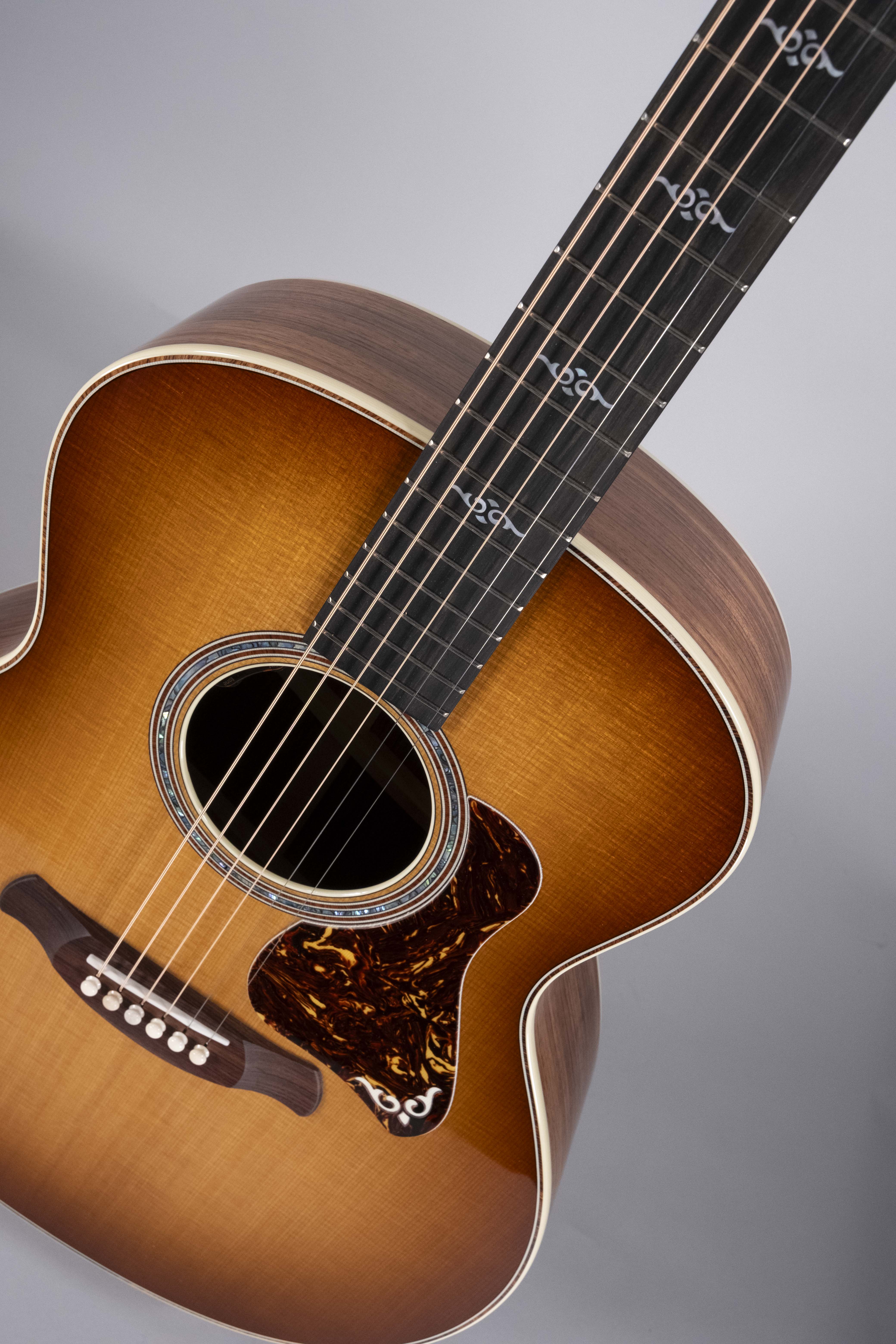 Taylor 814E Sunburst Gold Label