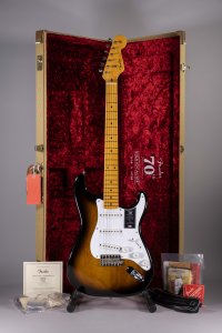 Fender 70th Anniversary American Vintage II 1954 Stratocaster MN 2Color Sunburst