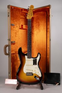 FENDER STRATOCASTER AM VINTAGE 61 USATA