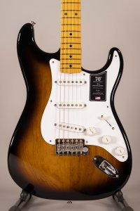 Fender 70th Anniversary American Vintage II 1954 Stratocaster MN 2Color Sunburst