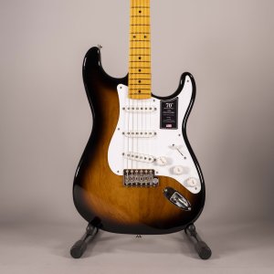 Fender 70th Anniversary American Vintage II 1954 Stratocaster MN 2Color Sunburst