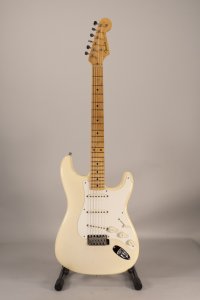 FENDER AM VINTAGE 56 USATA