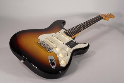 FENDER STRATOCASTER AM VINTAGE 61 USATA