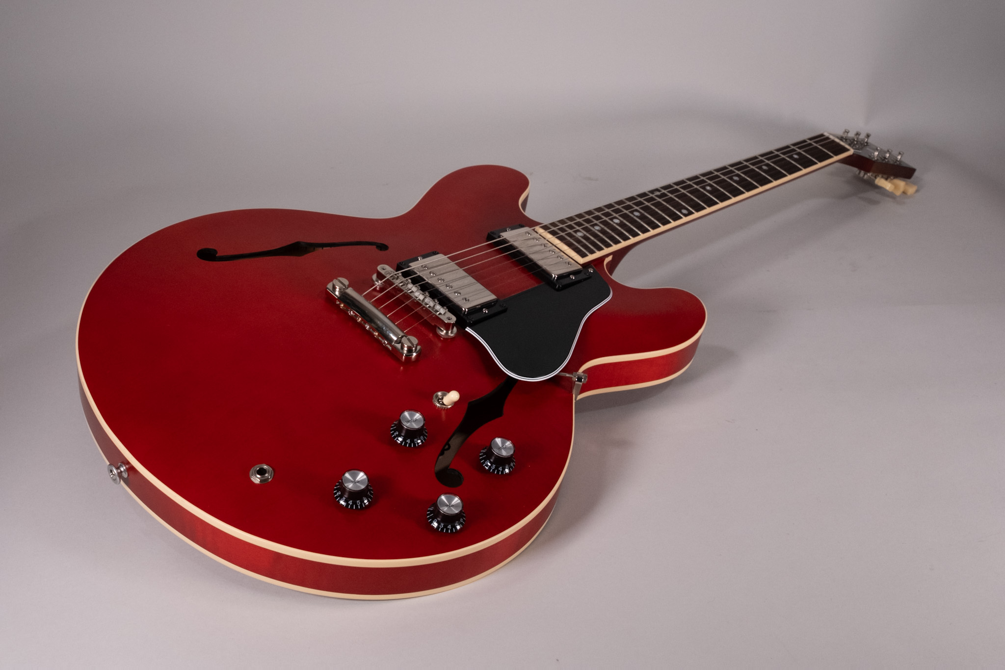 GIBSON ES-335 CHERRY SATIN USATA