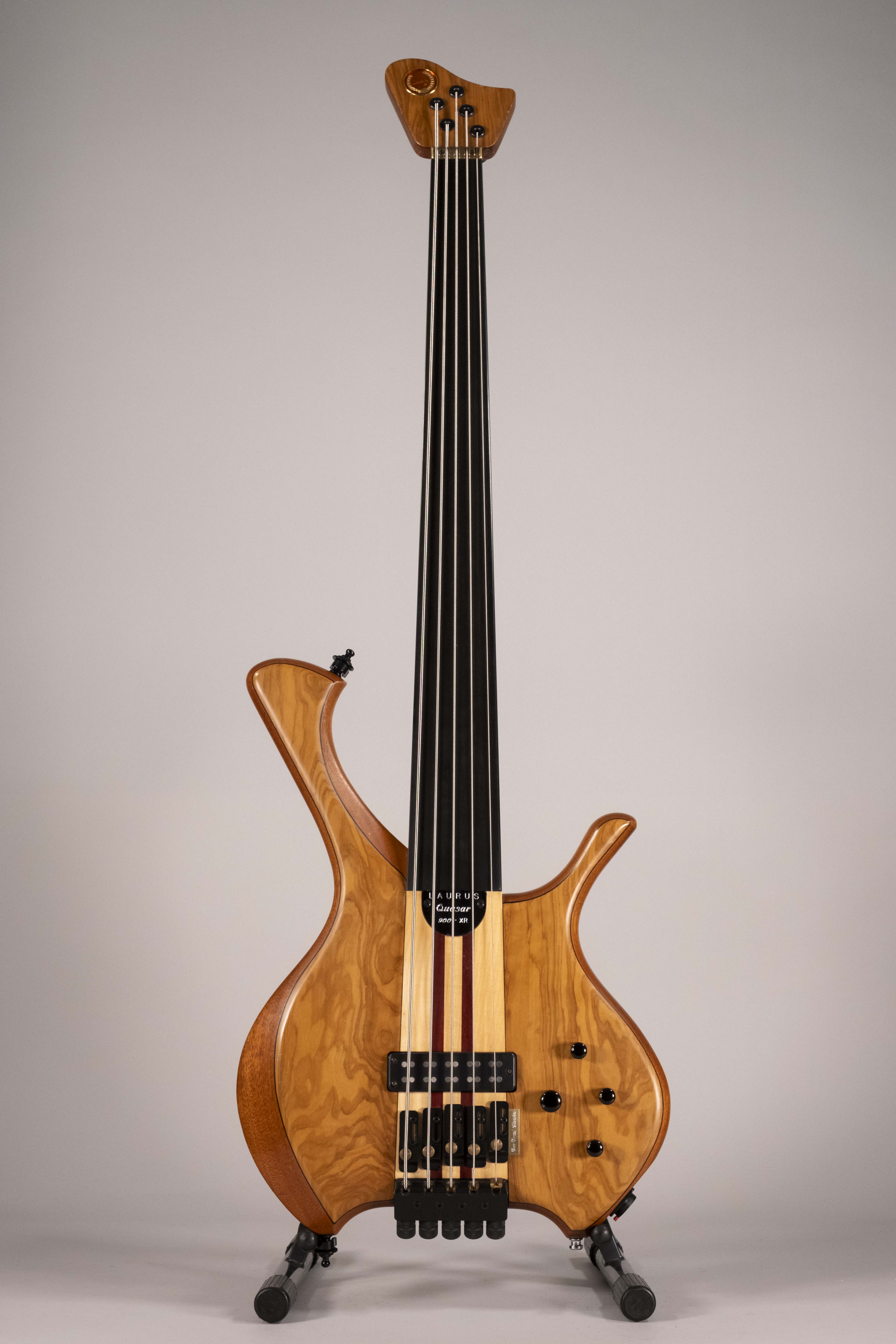 LAURUS T900 FRETLESS USATO