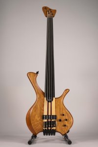 LAURUS T900 FRETLESS USATO