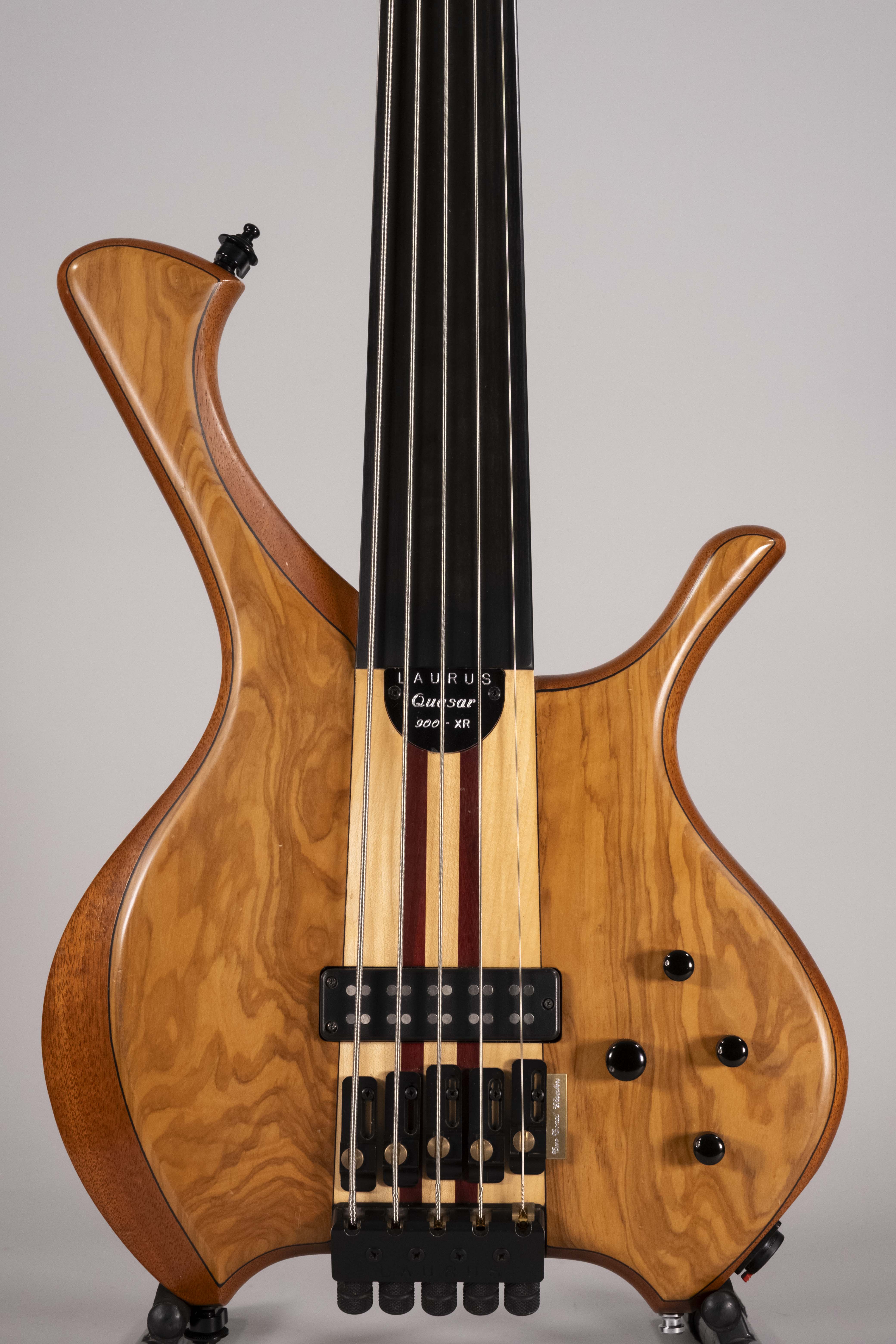 LAURUS T900 FRETLESS USATO