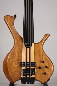 LAURUS T900 FRETLESS USATO