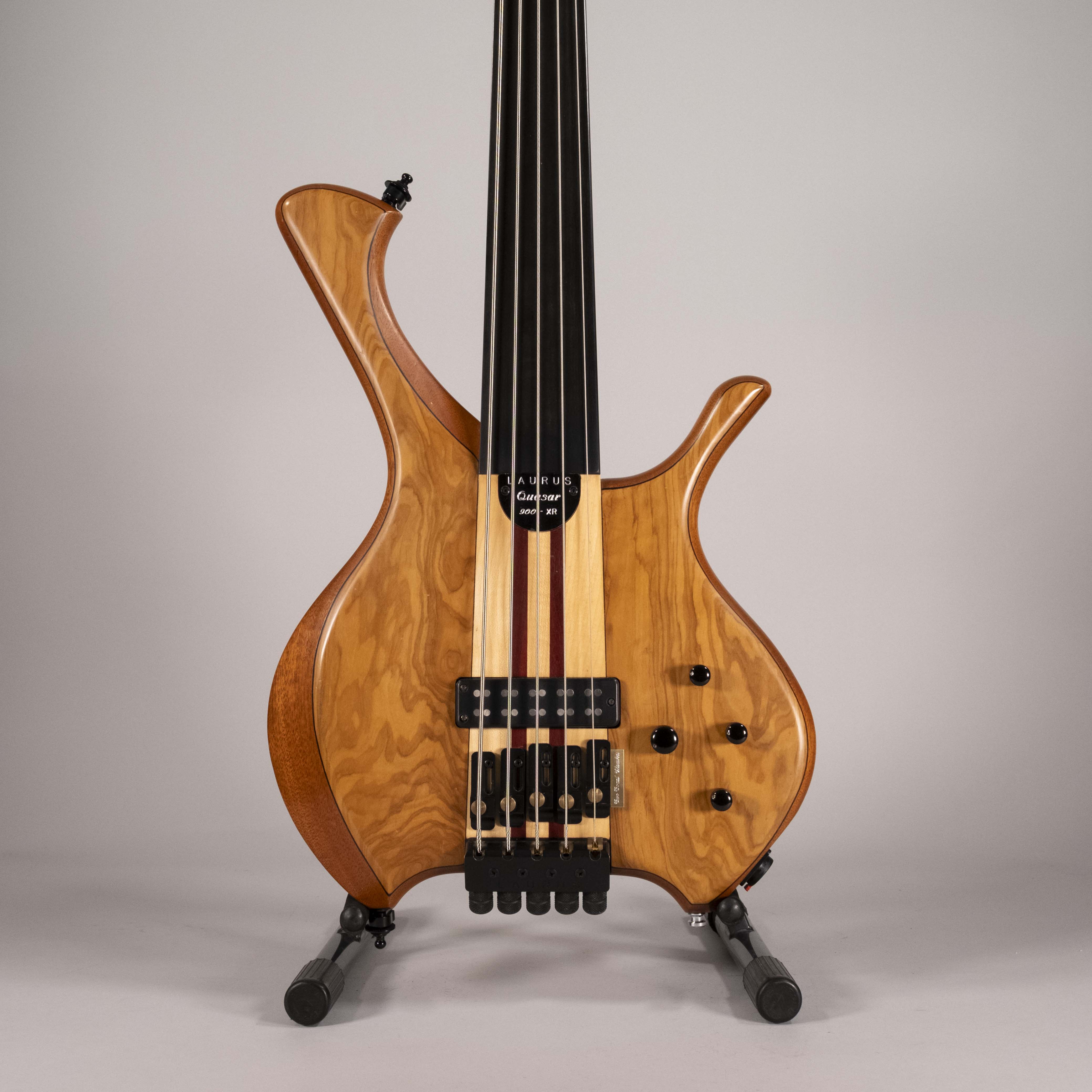 LAURUS T900 FRETLESS USATO