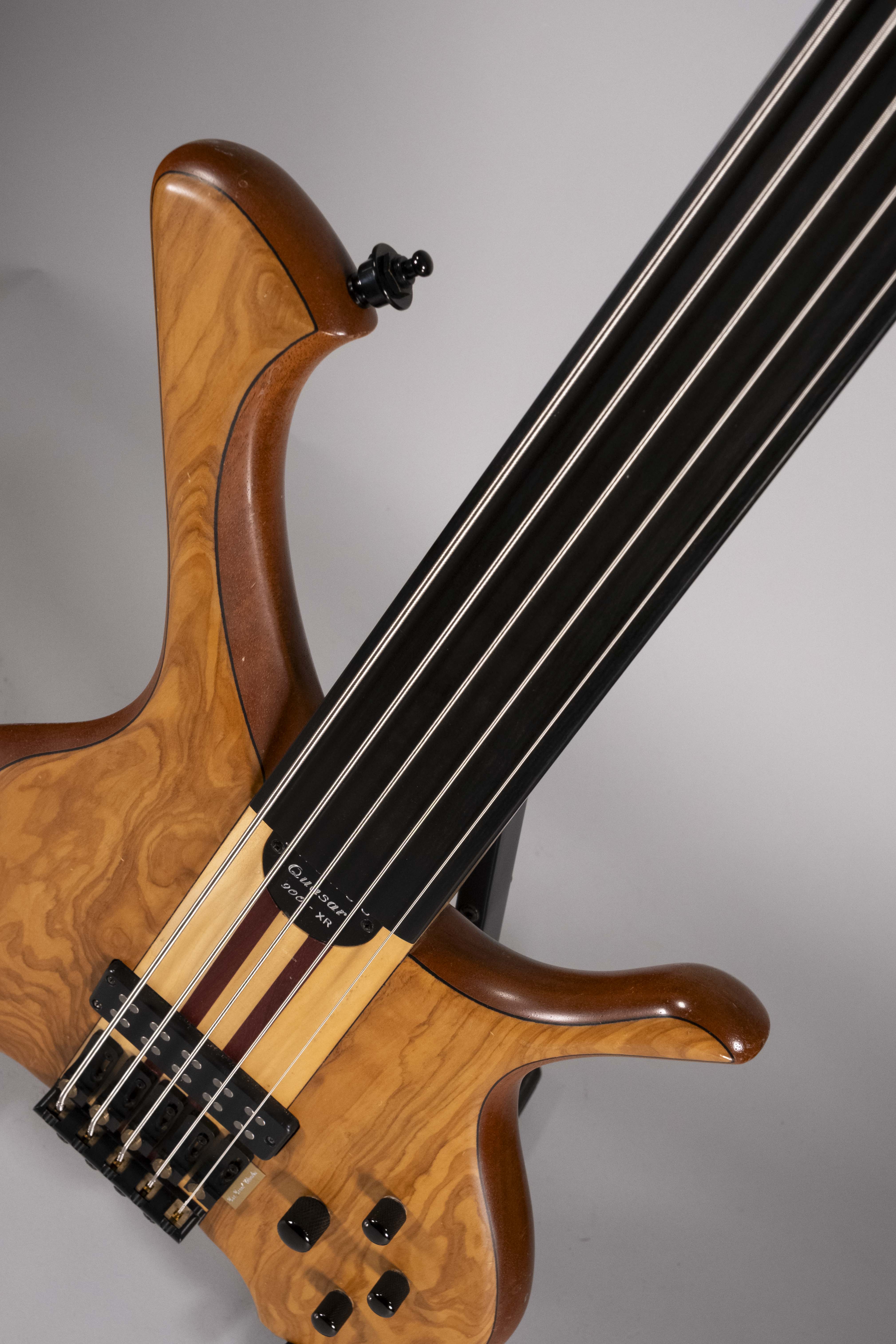 LAURUS T900 FRETLESS USATO