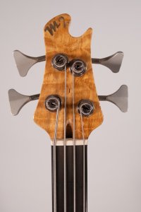 Basso Artigianale 4 C Fretless Usato
