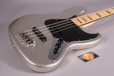 Fender Limited Mikey Way Jazz Bass Silver Sparkle