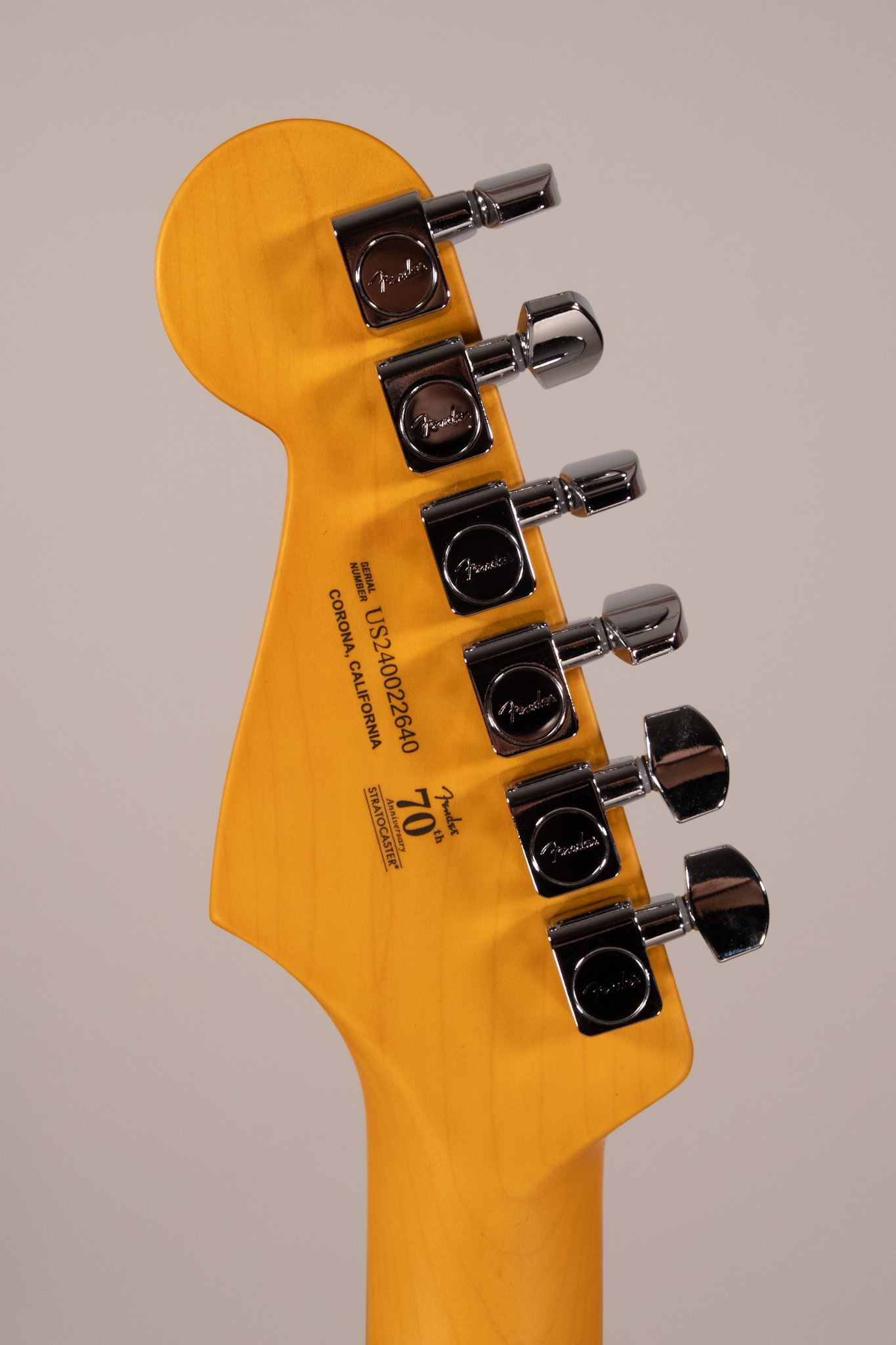 Fender American Professional II Stratocaster RW Matching Headstock Shell Pink