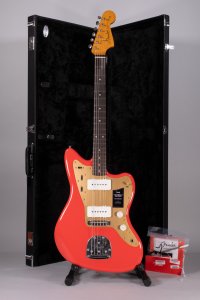 Fender Limited Edition Vintera II Road Worn '50s Jazzmaster RW Fiesta Red