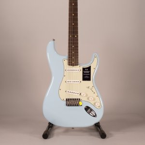 Fender Limited Edition Vintera II Road Worn '60s Stratocaster Rw Sonic Blue