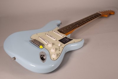 Fender Limited Edition Vintera II Road Worn '60s Stratocaster Rw Sonic Blue