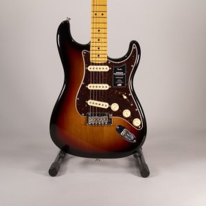 FENDER STRATO PRO II 2023 SB USATA