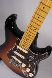 FENDER STRATO PRO II 2023 SB USATA