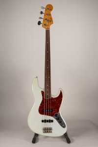 FENDER JAZZ 1966 FRETLESS REFINISH USATO