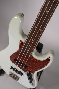 FENDER JAZZ 1966 FRETLESS REFINISH USATO