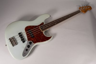 FENDER JAZZ 1966 FRETLESS REFINISH USATO