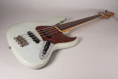 FENDER JAZZ 1966 FRETLESS REFINISH USATO